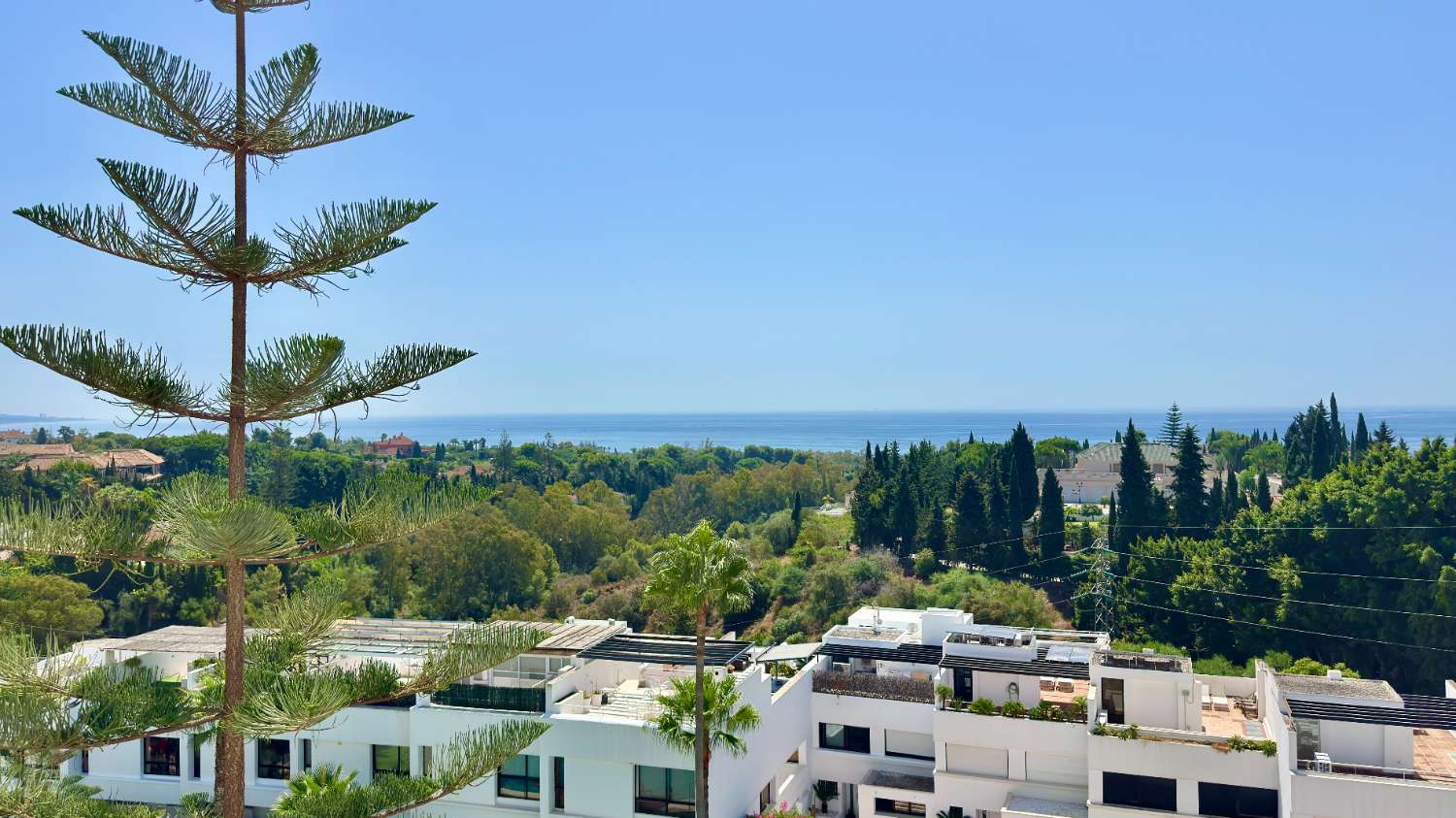 Apartamento en la Milla de Oro, Coto Real: Vistas al Mar y a La Concha, Marbella