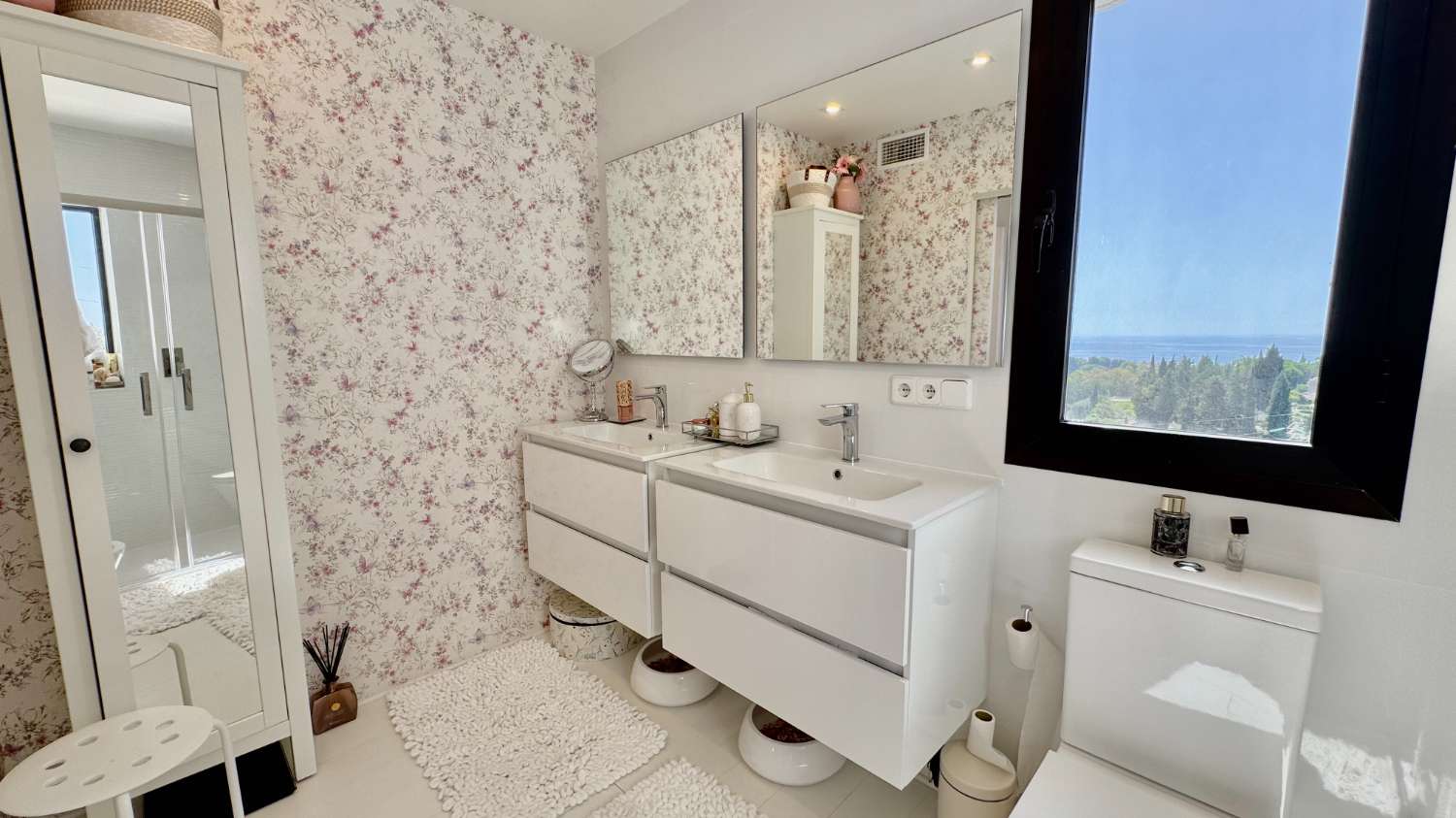 Apartamento en la Milla de Oro, Coto Real: Vistas al Mar y a La Concha, Marbella