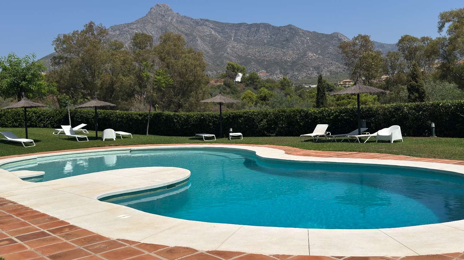 Apartamento en la Milla de Oro, Coto Real: Vistas al Mar y a La Concha, Marbella
