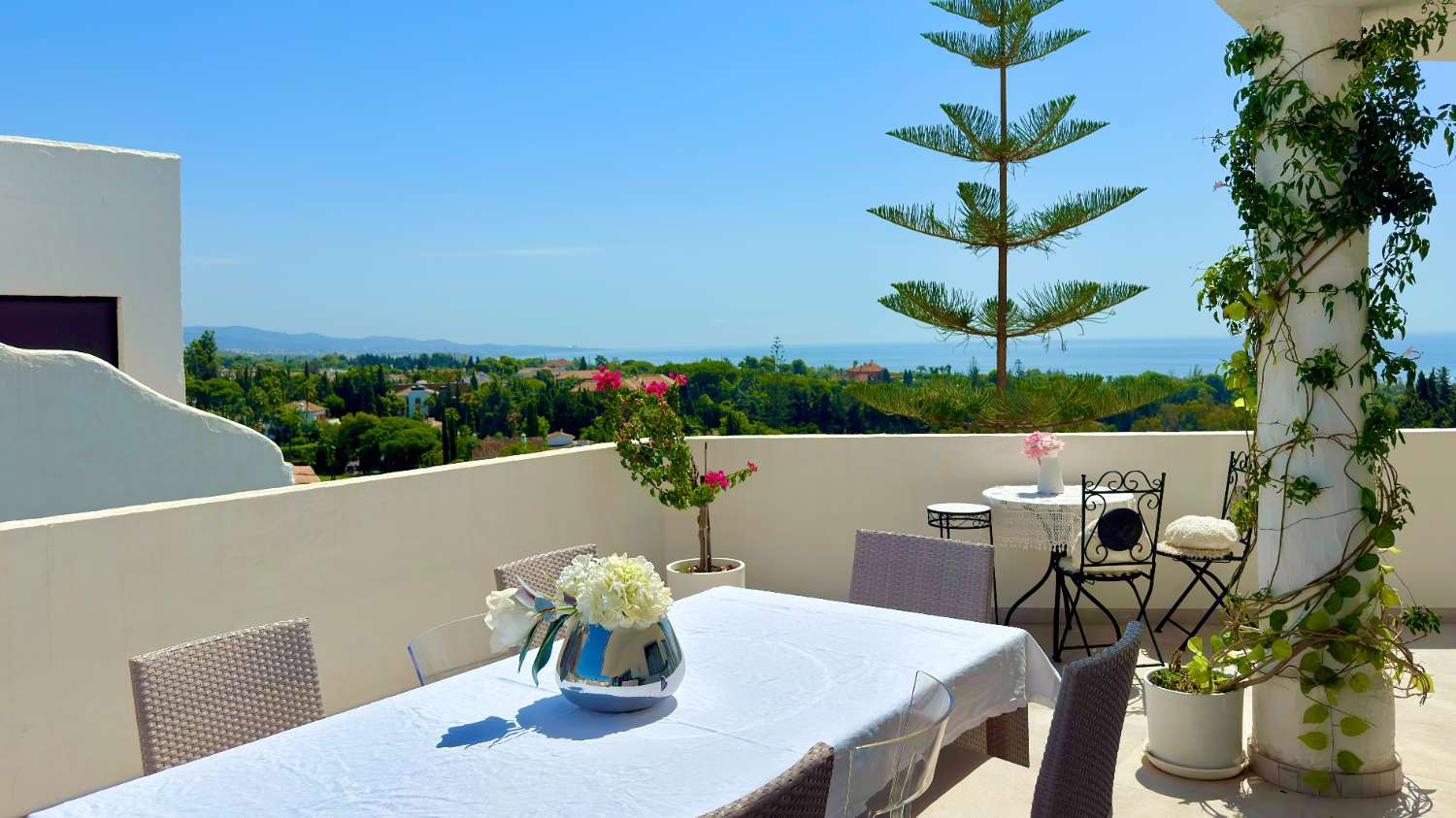 Apartamento en la Milla de Oro, Coto Real: Vistas al Mar y a La Concha, Marbella