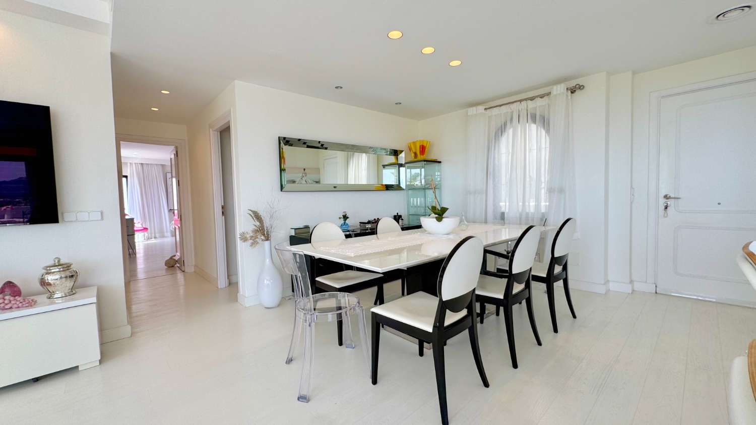 Apartamento en la Milla de Oro, Coto Real: Vistas al Mar y a La Concha, Marbella