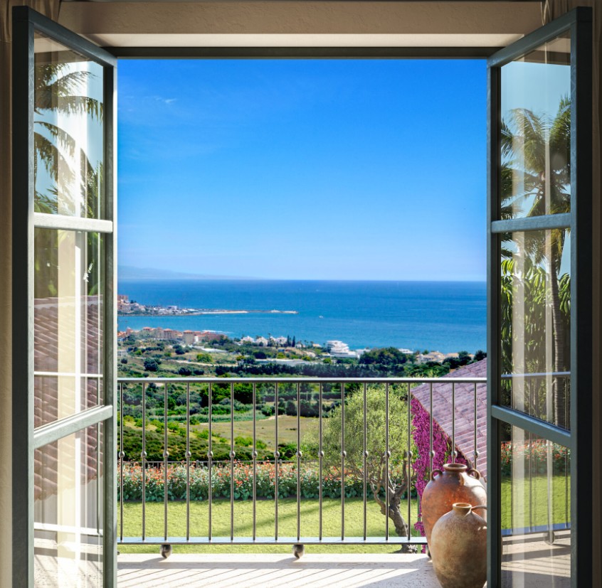 Un pueblo blanco andaluz cerca de Casares