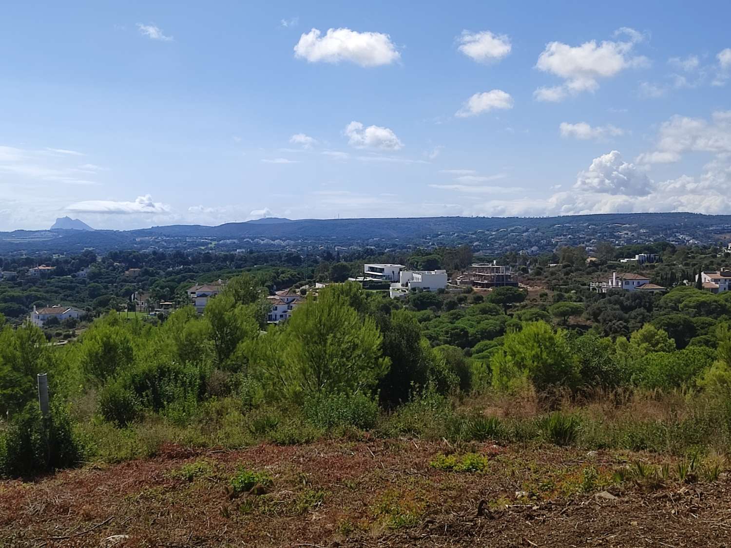 MAGNIFICA  PARCELA DE 2723 M2 , EN BENAHAVÍS , MARBELLA