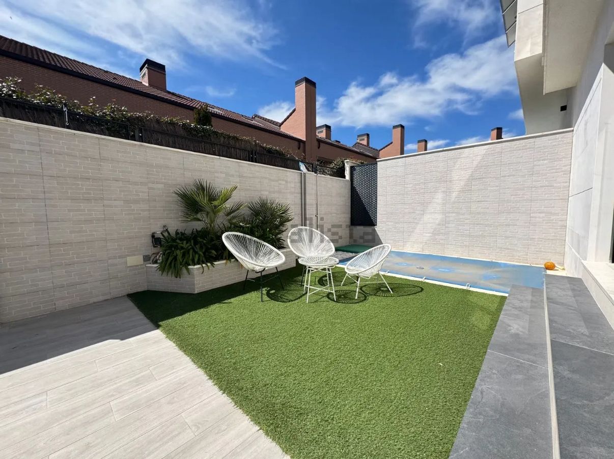 chalet pareado en Montecarmelo