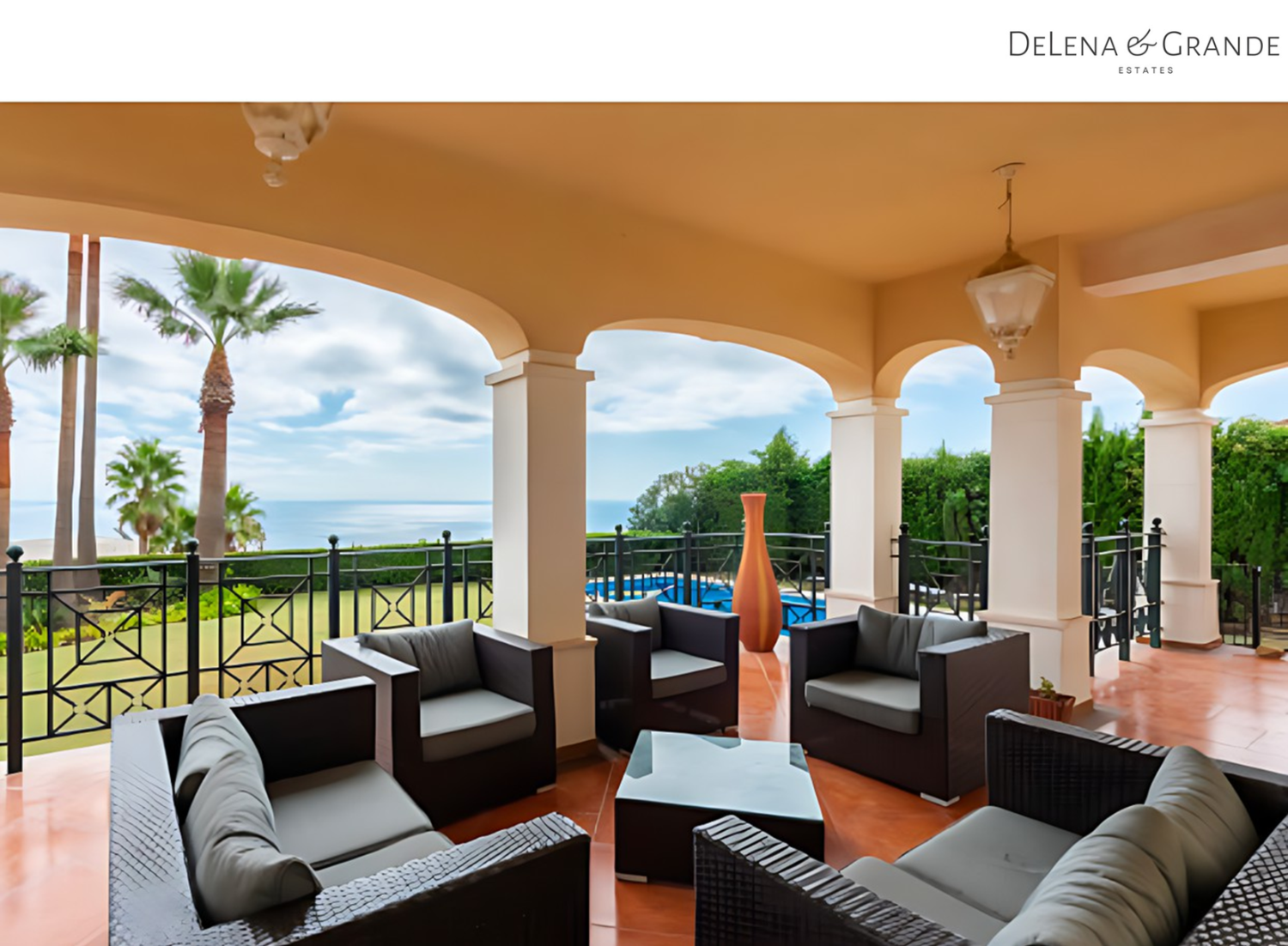 VILLA EN LA ALCAIDESA CON VISTAS AL MAR