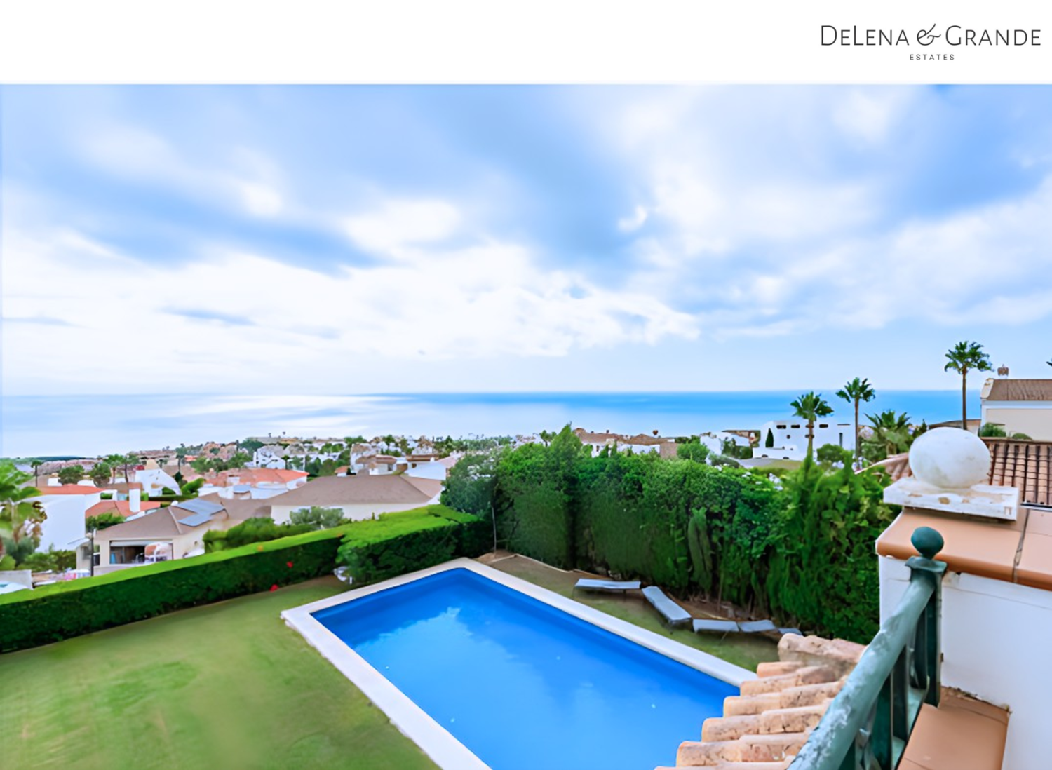 VILLA EN LA ALCAIDESA CON VISTAS AL MAR