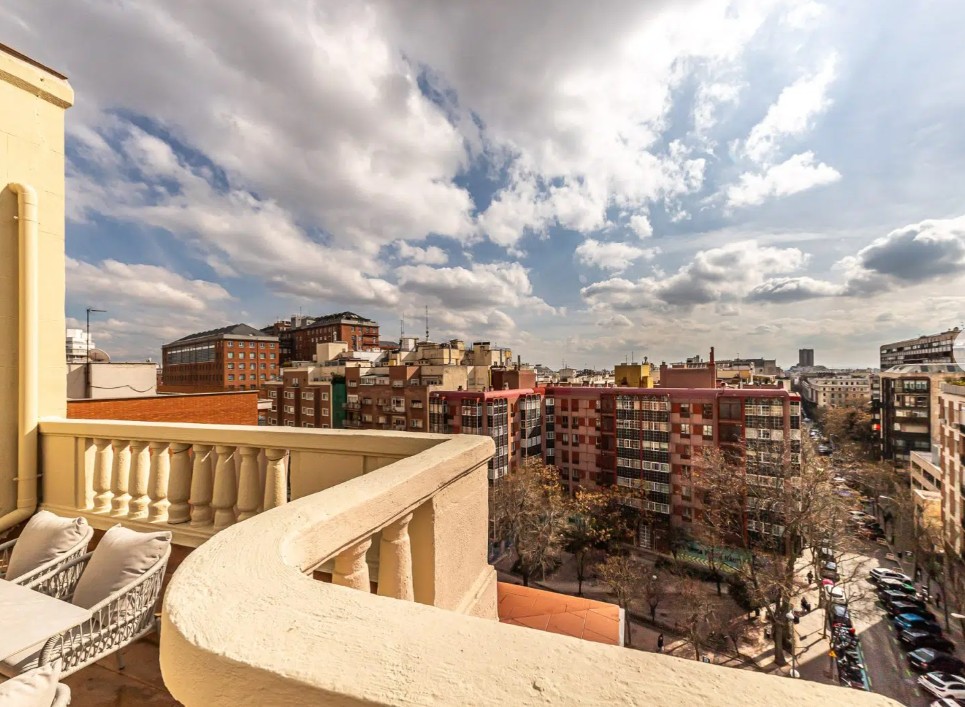 Ático reformado en el Barrio de Salamanca General Pariñas, Madrid