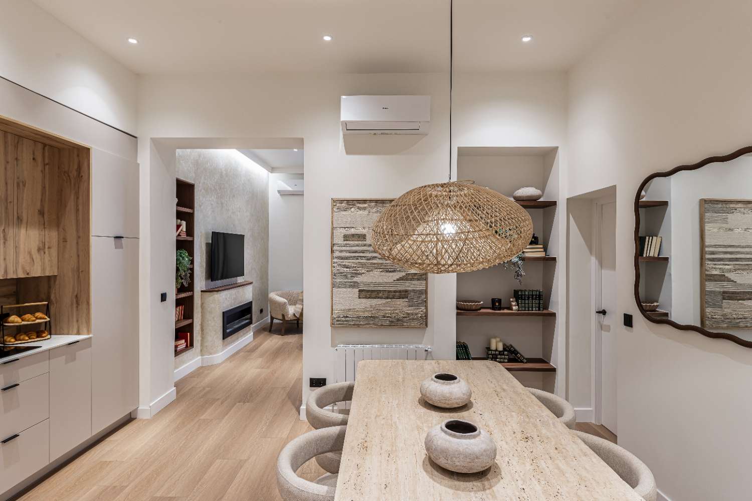 Casa en Malasaña,    calle Valverde ,  MADRID