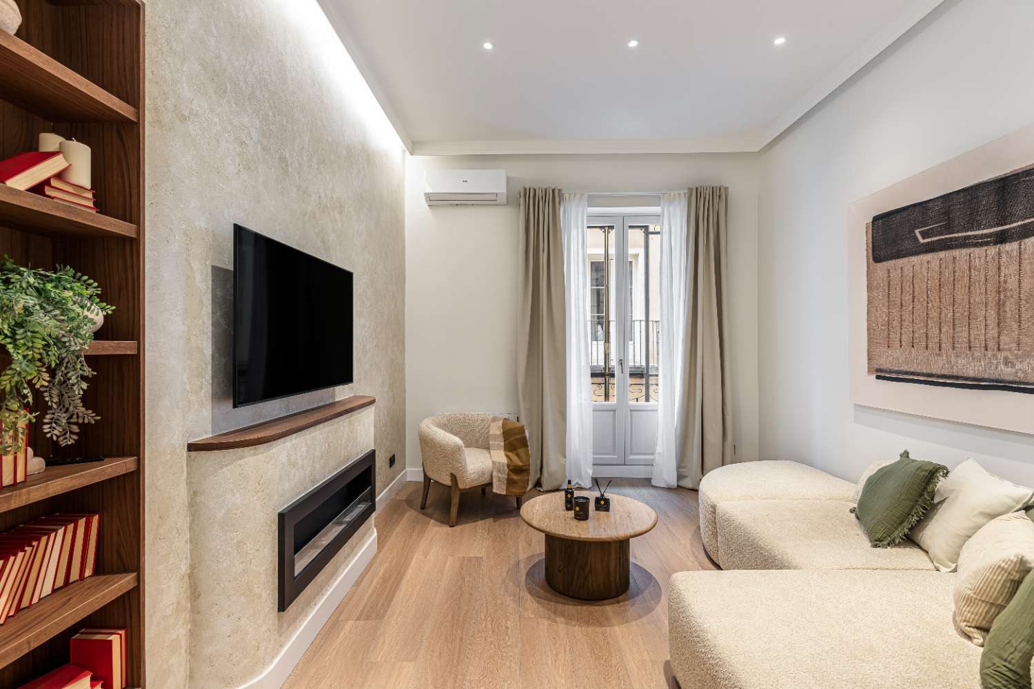 Casa en Malasaña,    calle Valverde ,  MADRID