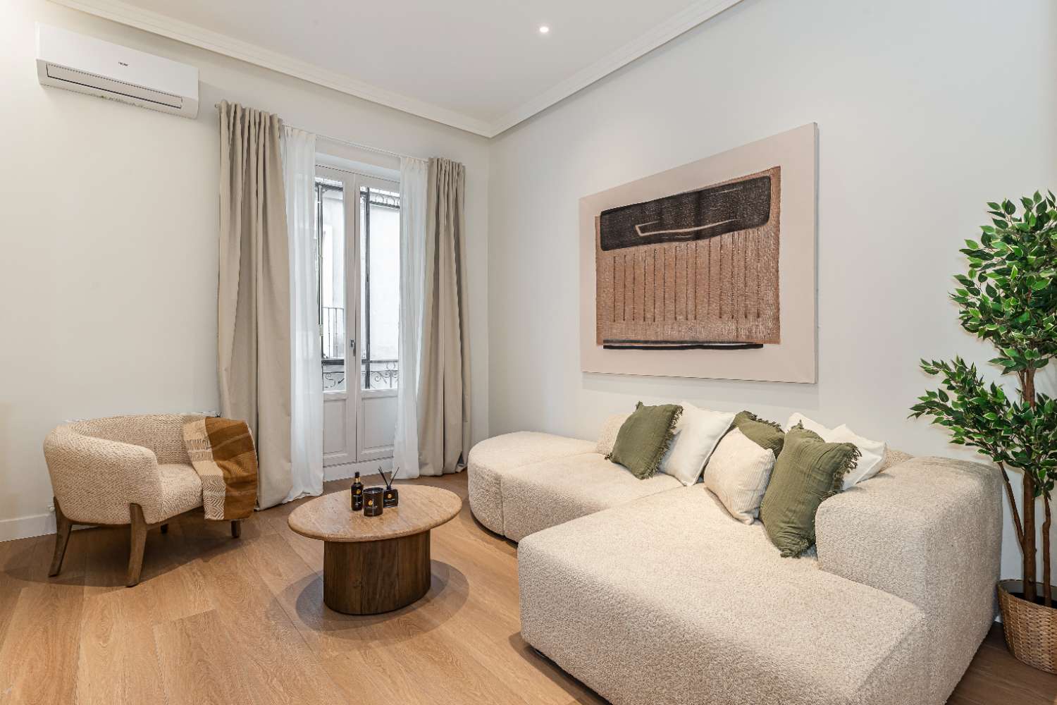 Casa en Malasaña,    calle Valverde ,  MADRID