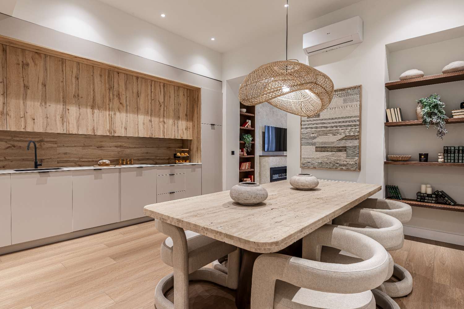 Casa en Malasaña,    calle Valverde ,  MADRID