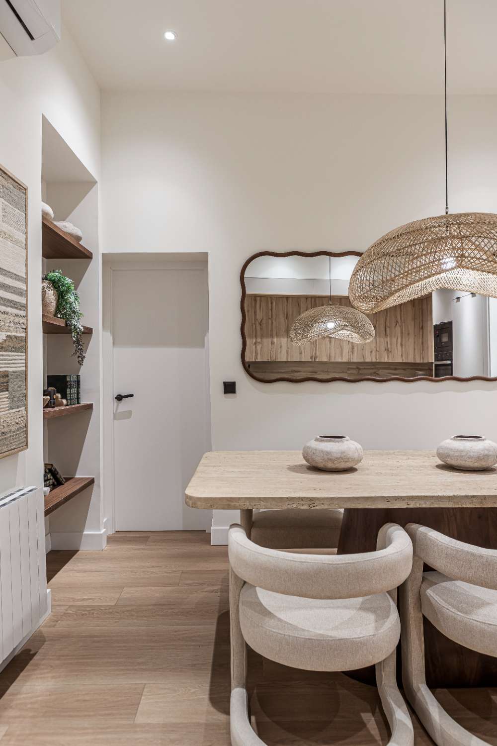 Casa en Malasaña,    calle Valverde ,  MADRID