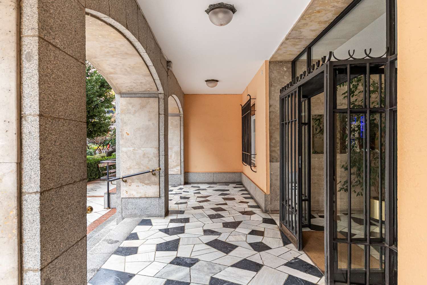 Vivienda  de 2 dormitorios en calle Armando Nervo, barrio Retiro MADRID