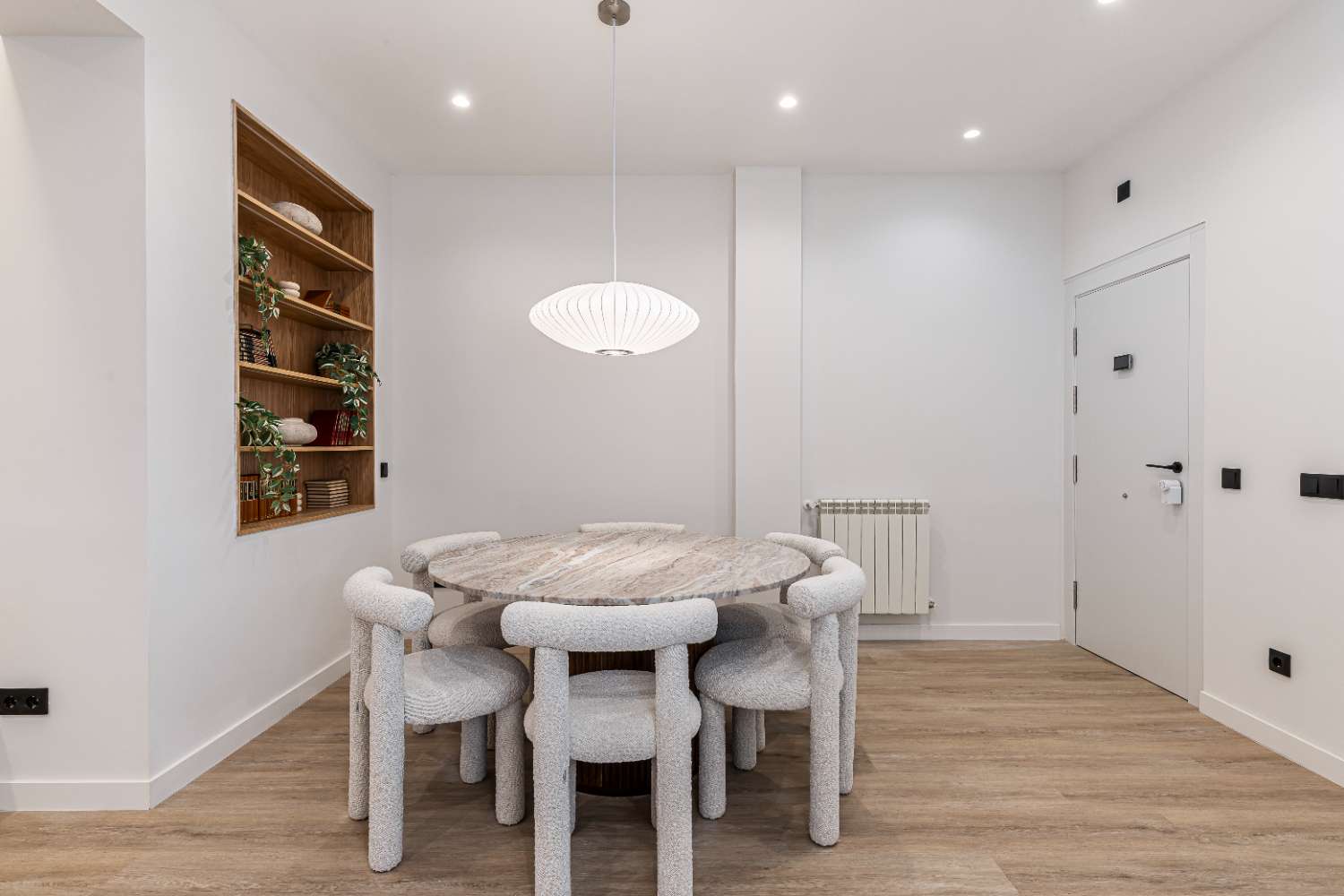 Vivienda  de 2 dormitorios en calle Armando Nervo, barrio Retiro MADRID