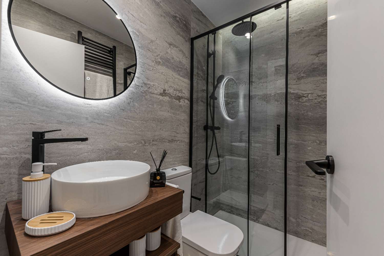 Vivienda  de 2 dormitorios en calle Armando Nervo, barrio Retiro MADRID