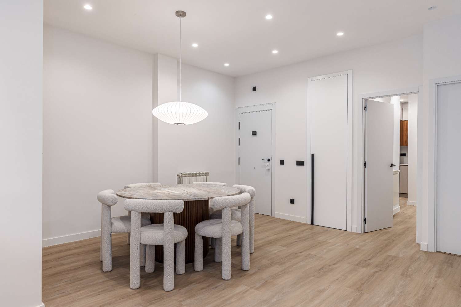 Vivienda  de 2 dormitorios en calle Armando Nervo, barrio Retiro MADRID