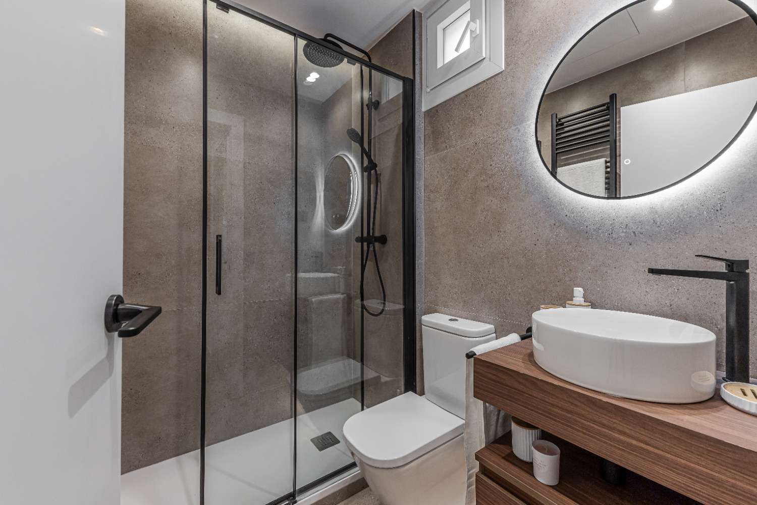 Vivienda  de 2 dormitorios en calle Armando Nervo, barrio Retiro MADRID