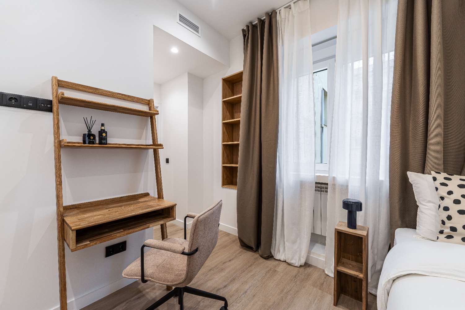 Vivienda  de 2 dormitorios en calle Armando Nervo, barrio Retiro MADRID