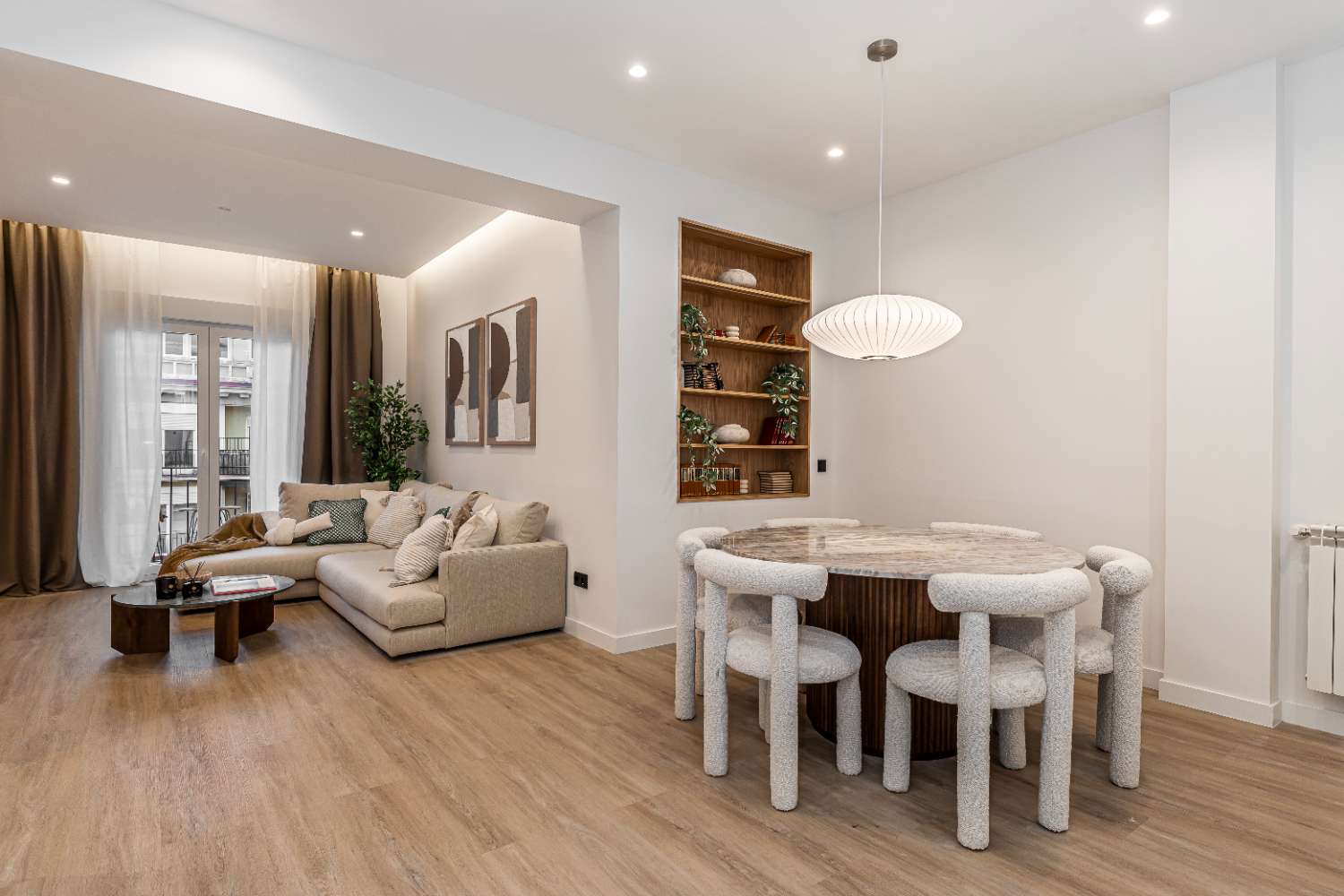 Vivienda  de 2 dormitorios en calle Armando Nervo, barrio Retiro MADRID